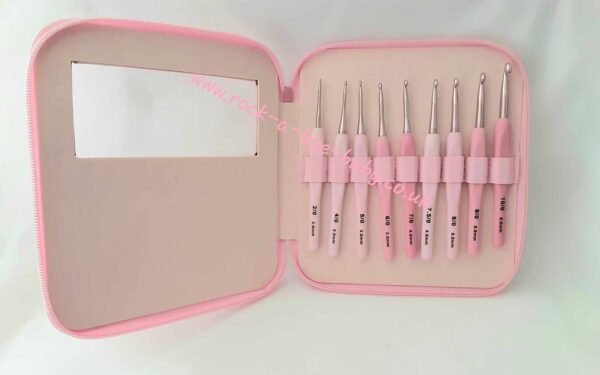 pink zipped pouch with 9 x crochet hooks pink zipped pouch with 9 x crochet hooks