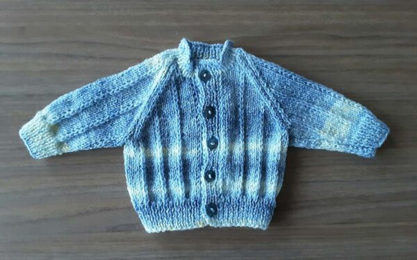 jaws7 cardigan approx newborn size