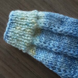 jaws7 cardigan approx newborn size