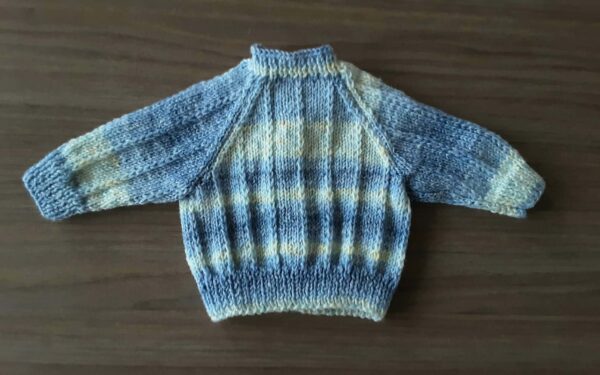 jaws7 cardigan approx newborn size